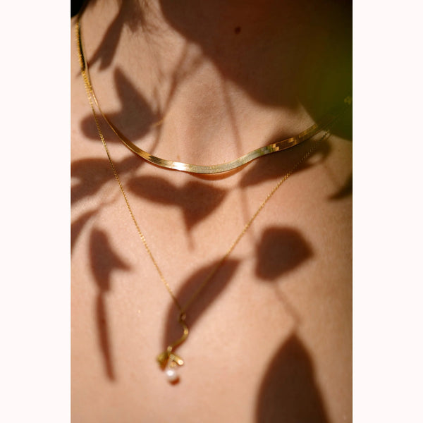 Bloom gold necklace