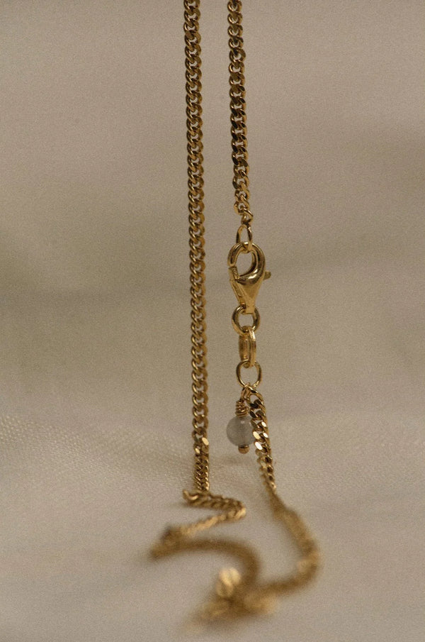 Beau gold necklace