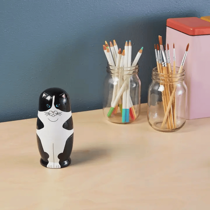 Cat nesting dolls by illustrator Midori Komatsu